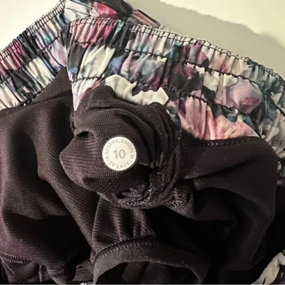 Lululemon Hotty Hot Short II  size 10
